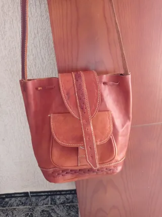 Bolso de cuero marrón