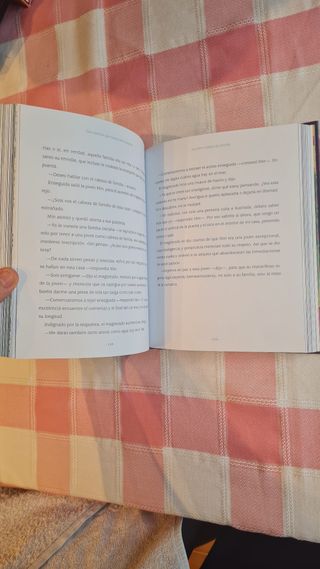 Los cuentos que nunca nos contaron / The Storie...