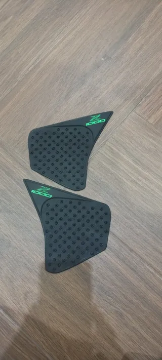 Protector depósito Kawasaki Z1000