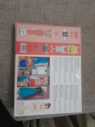 Djeco Le grand dressing paper doll