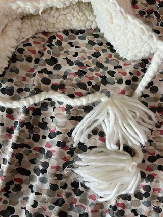 Gorro de punto Bershka blanco con pompón