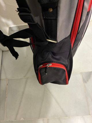 Palos de golf y bolsa