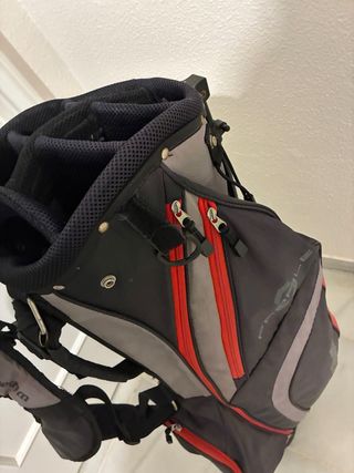 Palos de golf y bolsa