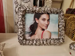 Marco de plata macizo con diseño de hojas