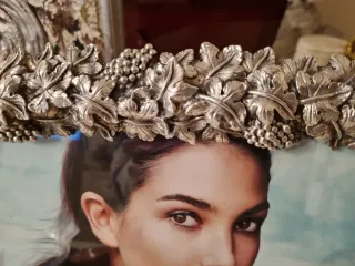 Marco de plata macizo con diseño de hojas