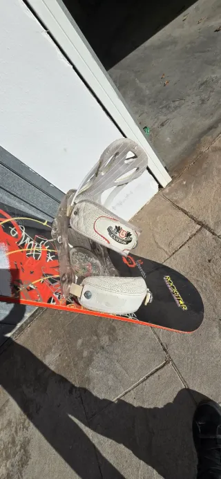 Tabla Snow y Fijaciones Burton