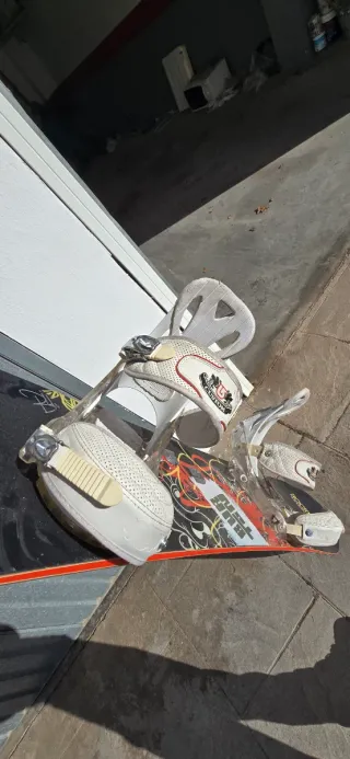 Tabla Snow y Fijaciones Burton