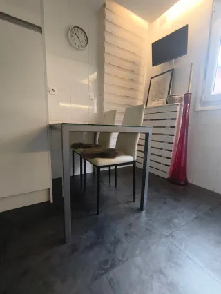 Mesa cocina cristal y 2 sillas