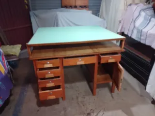 Mesa de trabajo arquitecto madera de haya.