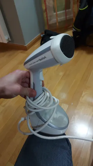 Plancha de vapor vertical Tefal Access Steam Care