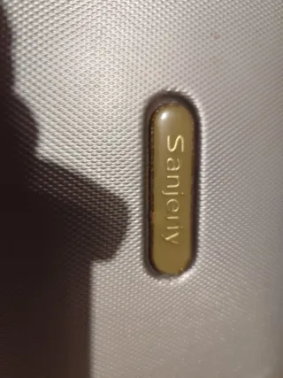 Maleta de cabina con candado y ruedas