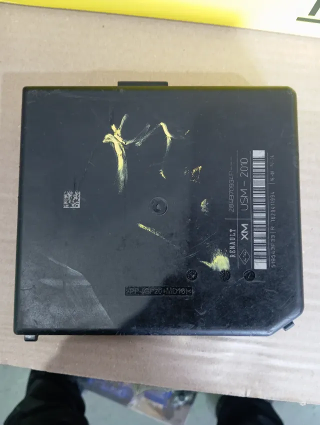 Caja fusibles Renault máster ano 2024