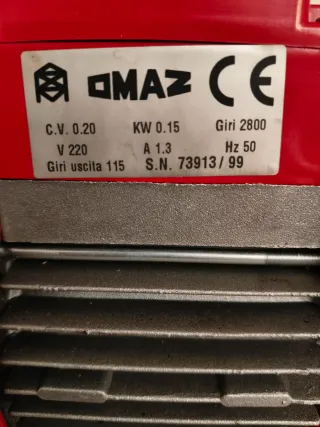 Spremipomodoro Elettrico Rosso