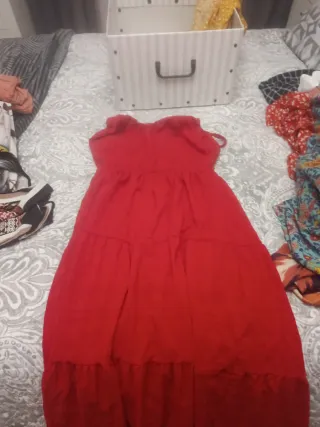 Vestido largo rosa con volantes