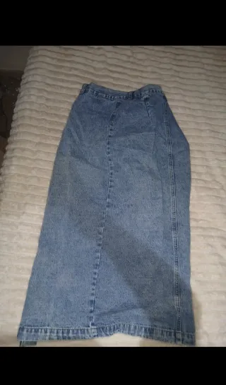 Falda vaquera larga botones laterales