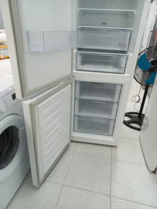 ◇Nevera Beko 185.centímetros◇