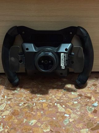 Volante Thrustmaster para Gamer