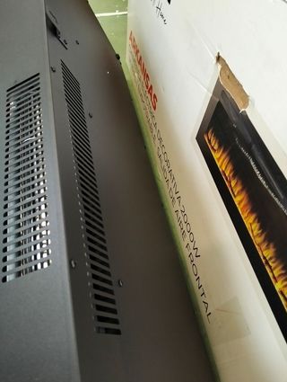 Chimenea eléctrica de acero y cristal Arkansas