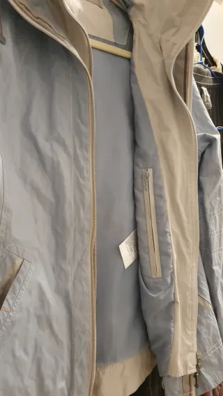 Chaqueta cortavientos azul mujer, de gama premium