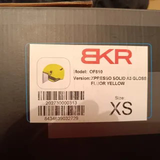 Casco de moto amarillo BKR