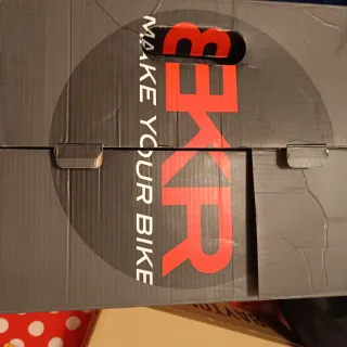 Casco de moto amarillo BKR