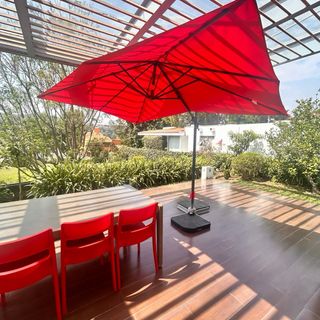 Mesa de terraza para exterior o interior.