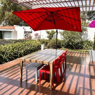 Mesa de terraza para exterior o interior.