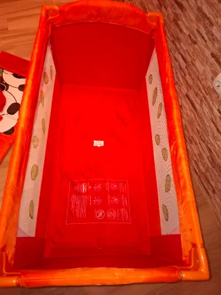 Parque cuna infantil. Impecable