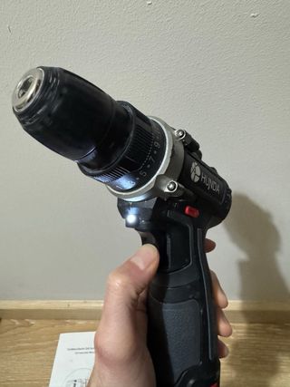 Taladro Atornillador HUNDA 12V + Accesorios