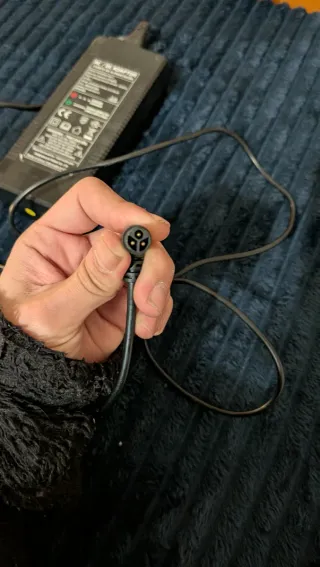 Cargador Patinete Eléctrico Cecotec