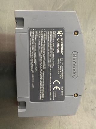 Nintendo 64 con 4 controller e 2 giochi