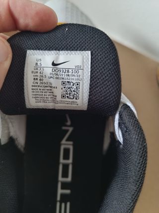 Nike Metcon 8 Dorado Blanco