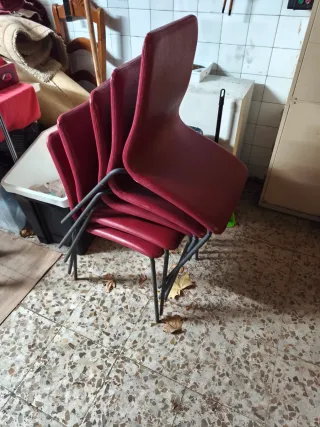 Sillas Rojas Tapizadas (5 unidades)