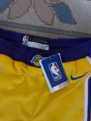 Pantalón original. LAKERS talla L niño.