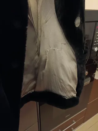 Abrigo imitación mouton negro.Sin estrenar.