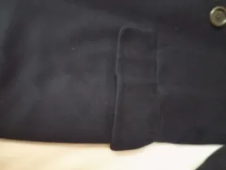 Abrigo de cachemira azul marino de caballero.