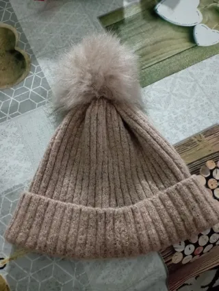 Gorro de lana con pompón mujer