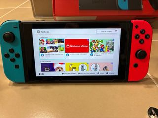 Nintendo Switch Azul/Rojo Neón