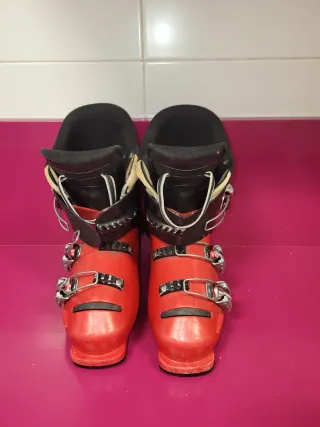 Esquís Head 107 con fijaciones. Botas 205.Bastones