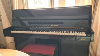Piano Eterna ER-C10 (Yamaha)