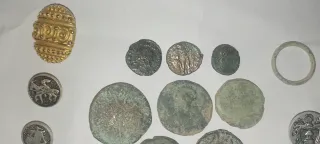 Lote monedas, botones y más
