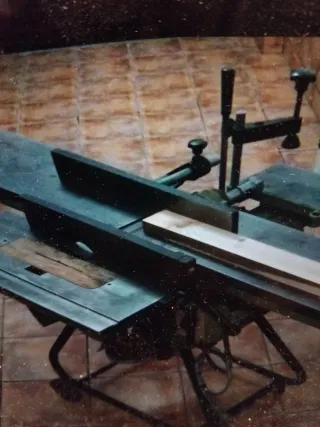Máquina escuadradora para madera