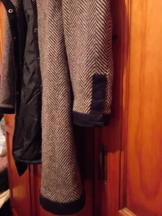 Abrigo de lana con doble botonadura