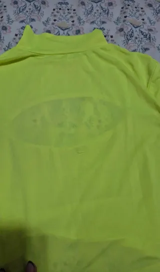 Top Corto Neón con Abertura