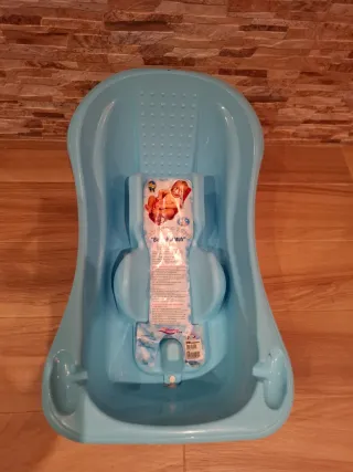 Bañera bebé azul con adaptador. Regalo cambiador