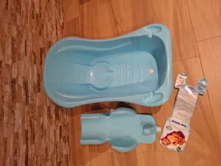 Bañera bebé azul con adaptador. Regalo cambiador