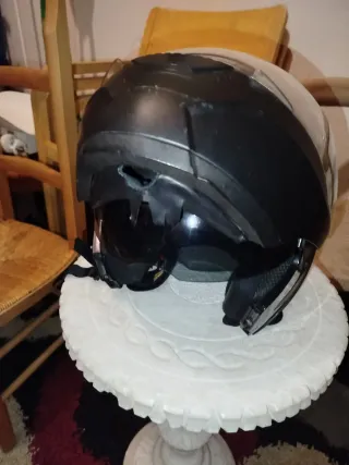 Casco de moto negro