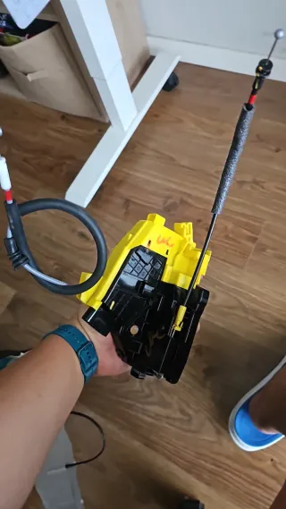 Cerrojo Puerta Kia Sportage QL 2016 trasera izquie