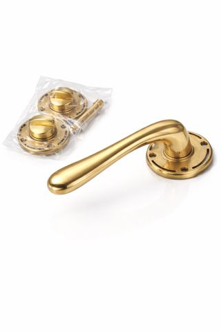 Manilla de puerta dorada