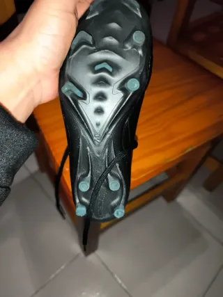 Botas de fútbol Nike negras